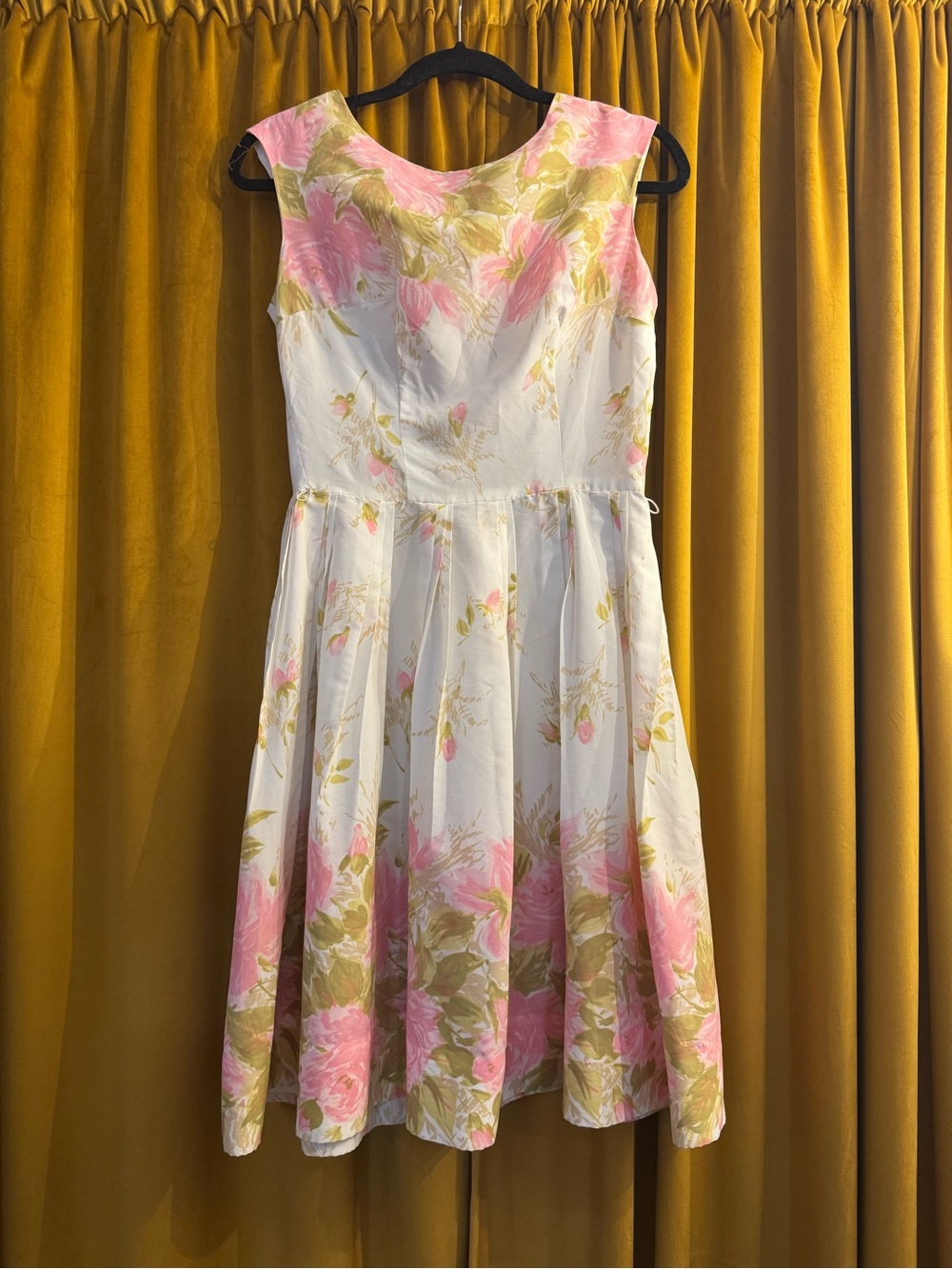 🩷Carol Brent🩷Sleeveless Floral Fit & Flare Dress in Pink and White